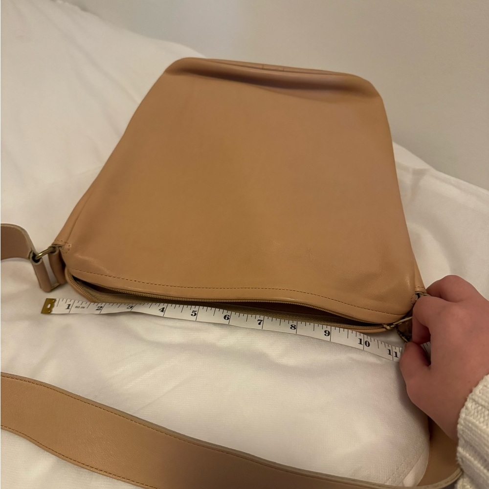 COACH - Vintage Elegant Tan Leather Crossbody Bucket Bag - Picture 10 of 10